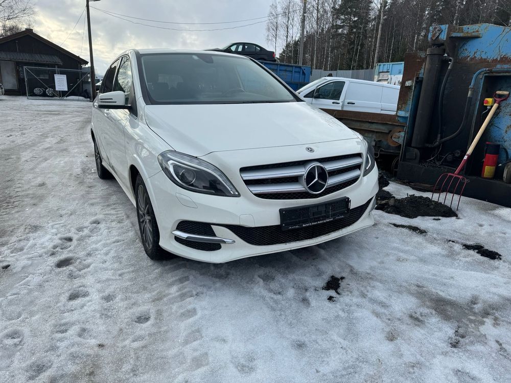 Mercedes-Benz B-class w246 B250e електрика розбірка