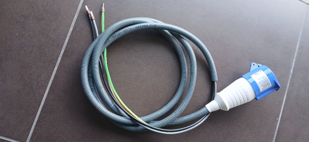 Ficha  32A e 3M de  5mm para carregadores