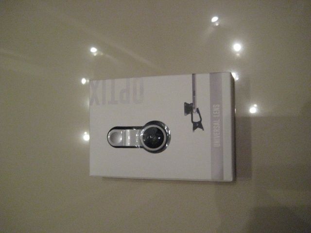 Sprzedam nowy dodatkowy obiektyw do robienia zdjęć do smartfona.