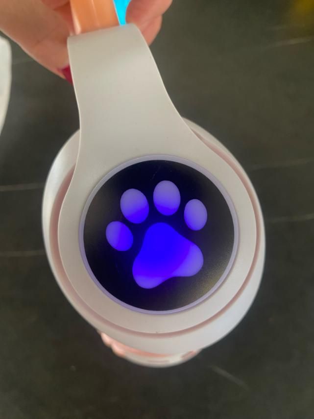 Нові бездротові Bluetooth навушники
