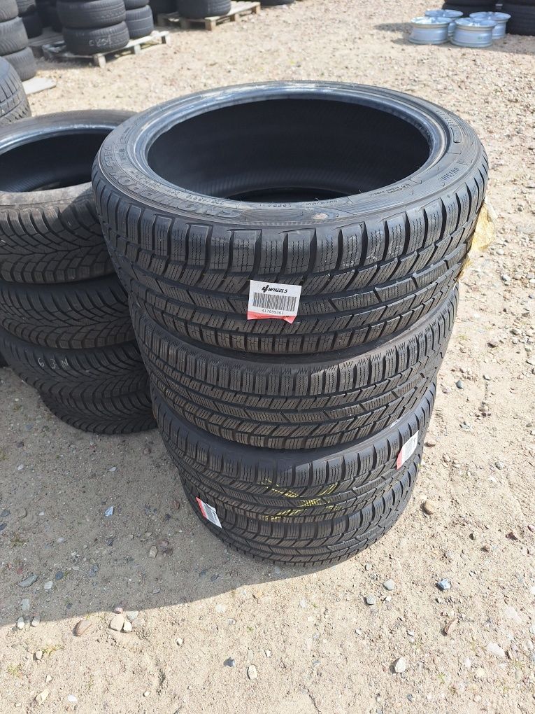 Opony zimowe Toyo snowprox s954  225 45 r19