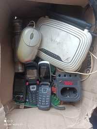 Około 20 sztuk telefonów i inne elektroniczne sprzęty