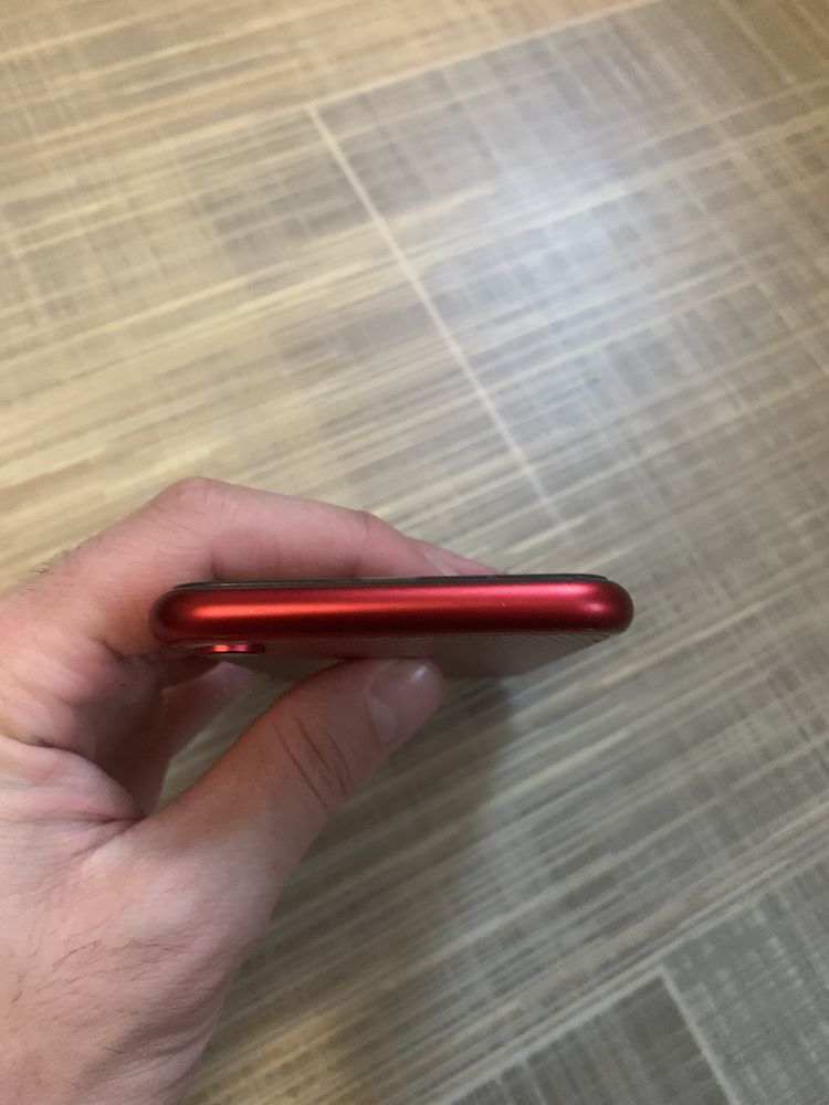 iPhone xr 64GB red