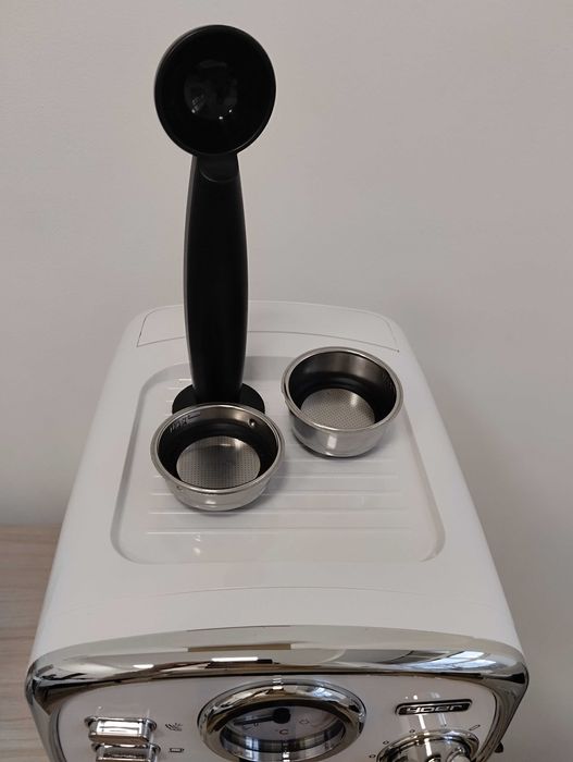 Ekspres ciśnieniowy Yoer 1100 W 15 bar + spieniacz do mleka