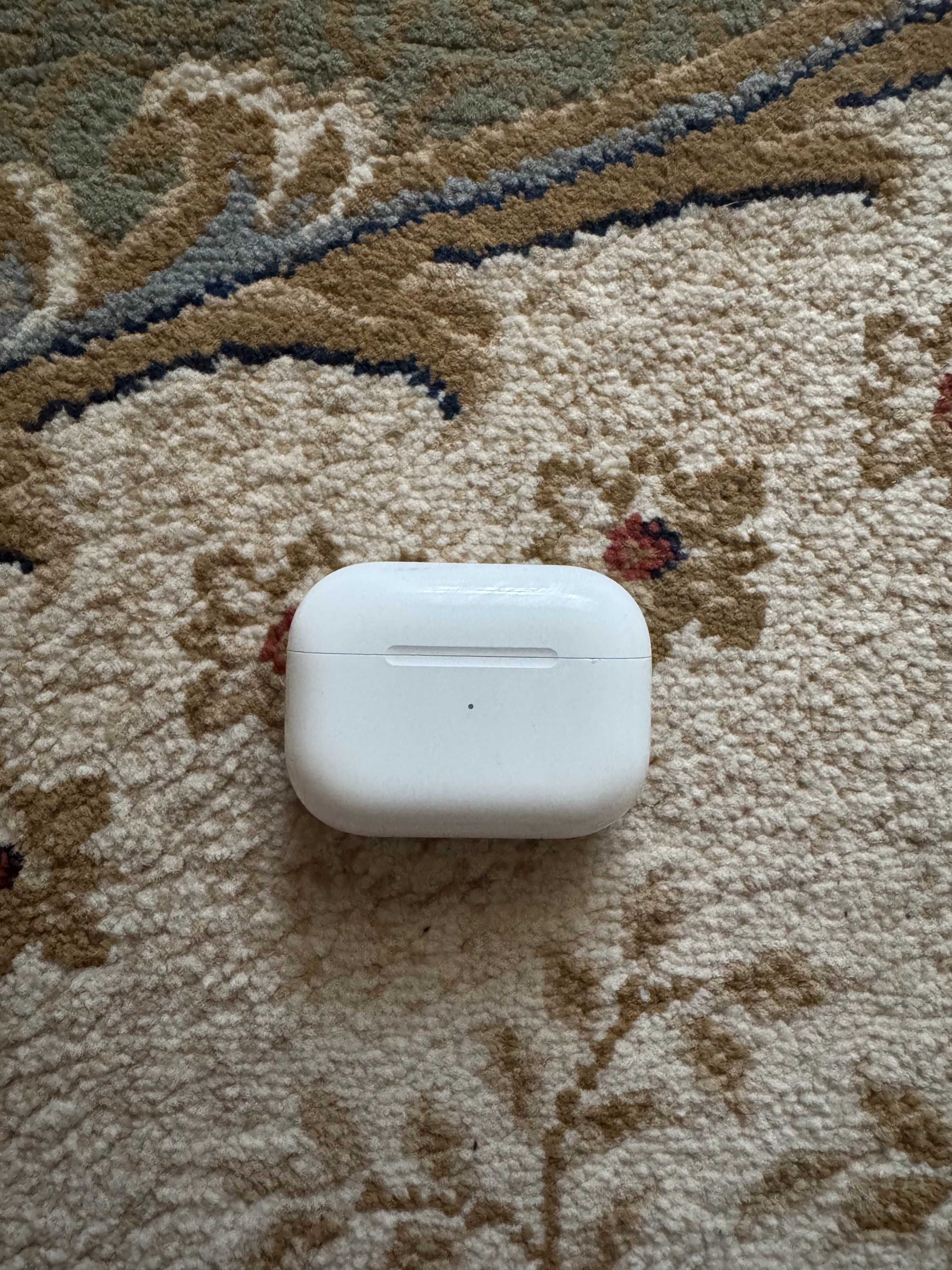 Навушники AirPods Pro 2nd gen with MagSafe Case (USB‑C) (MTJV3)