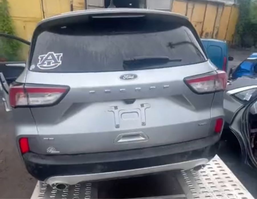 Ляда Ford Escape plug-in hybrid гибрид плагин задняя дверь багажник
