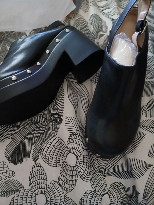 Vendo sapato completamente novo