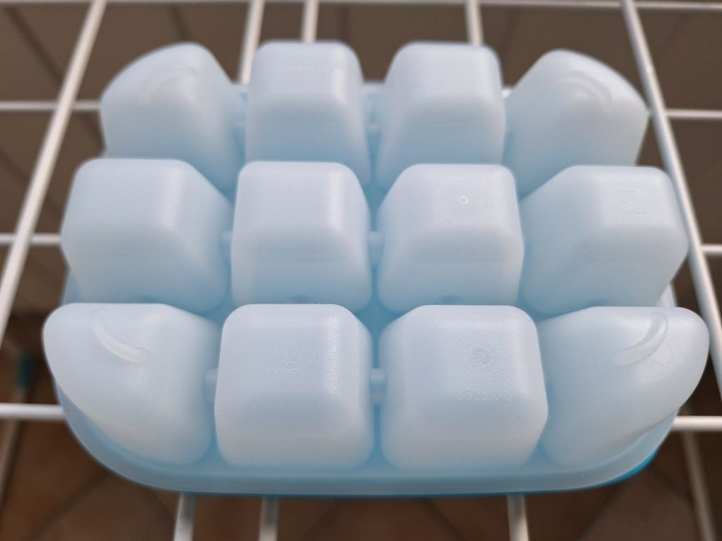 TUPPERWARE Pojemnik do mrożenia 2,25L Nowy  + gratis
