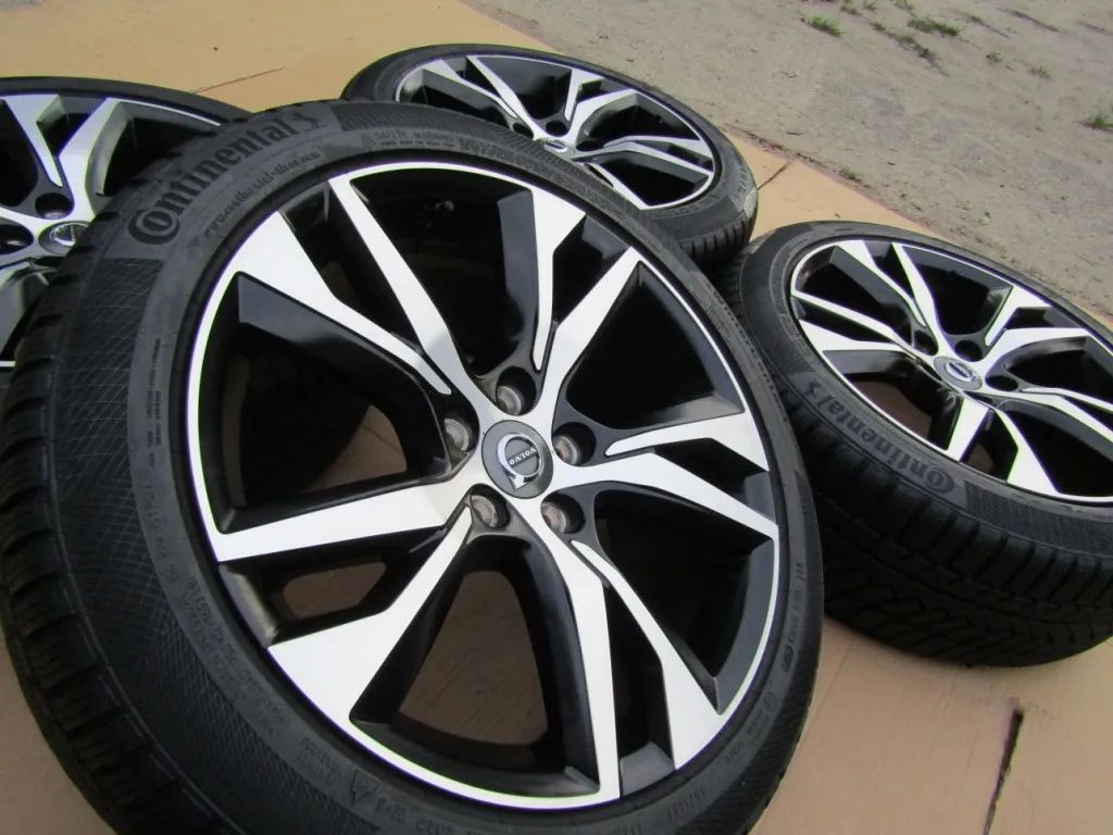 4x Felgi Koła 18 Volvo S40 V60 S90 V90 C30 S60 XC40 XC60 + Opony 235/45 18