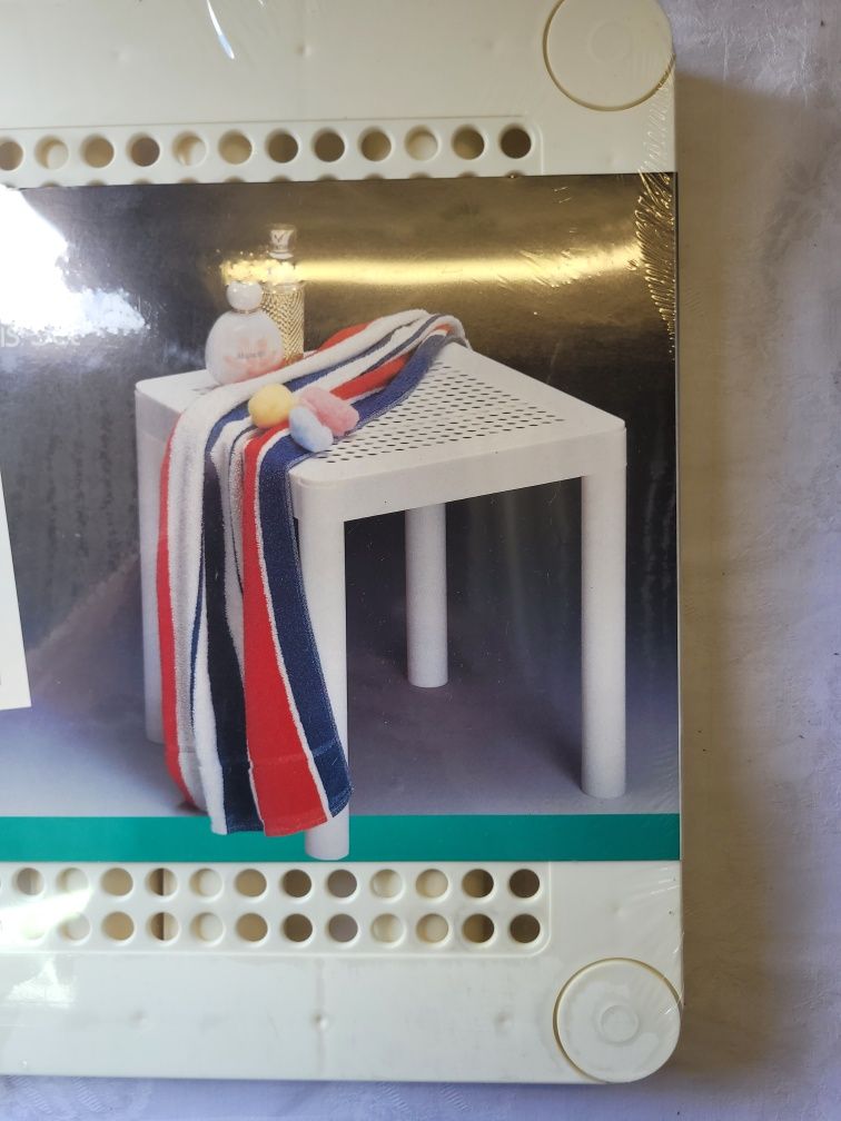 Stolik plastikowy