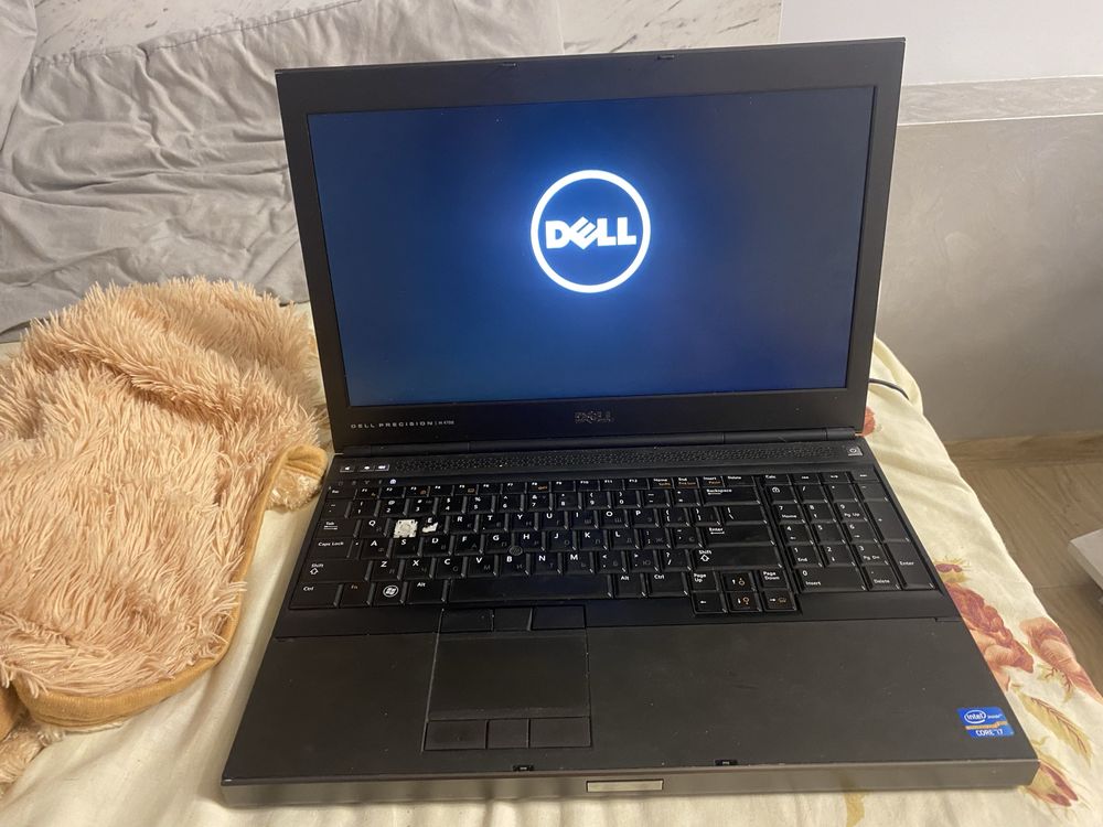 Ноутбук dell m4700