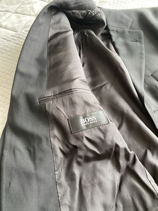 Піджак Hugo Boss, брюки Armani