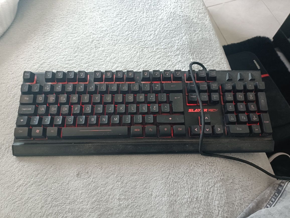 Rato e teclado gamer