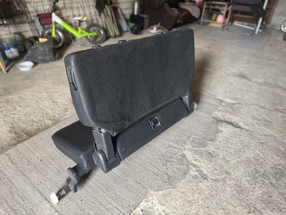 Третий ряд сидень Pajero Wagon 4