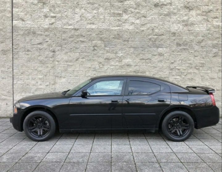 Sprzedam Dodge Charger 2006r, silnik 2.7 B/G
