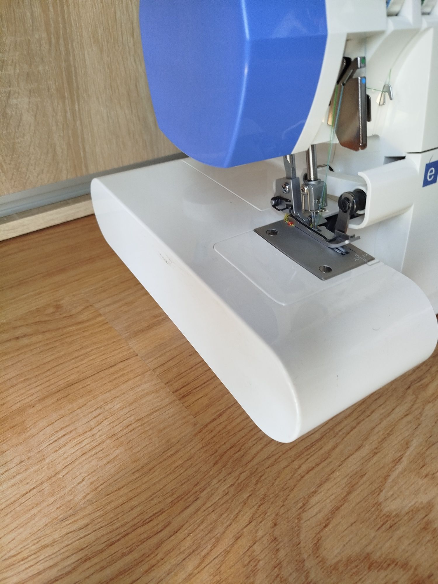 Overlock Pfaff czteronitkowy owerlock