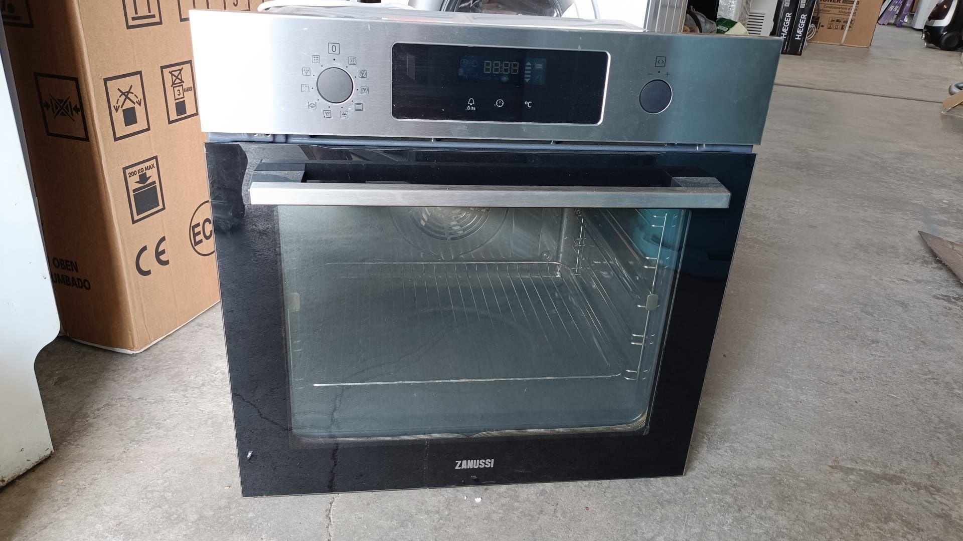 Forno Zanussi ZOPXD6X2 Pirolítico 72L Classe A+
image_thumbnail
Forno