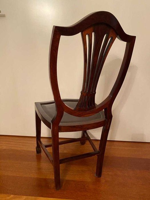 Cadeiras estilo inglês em pau santo