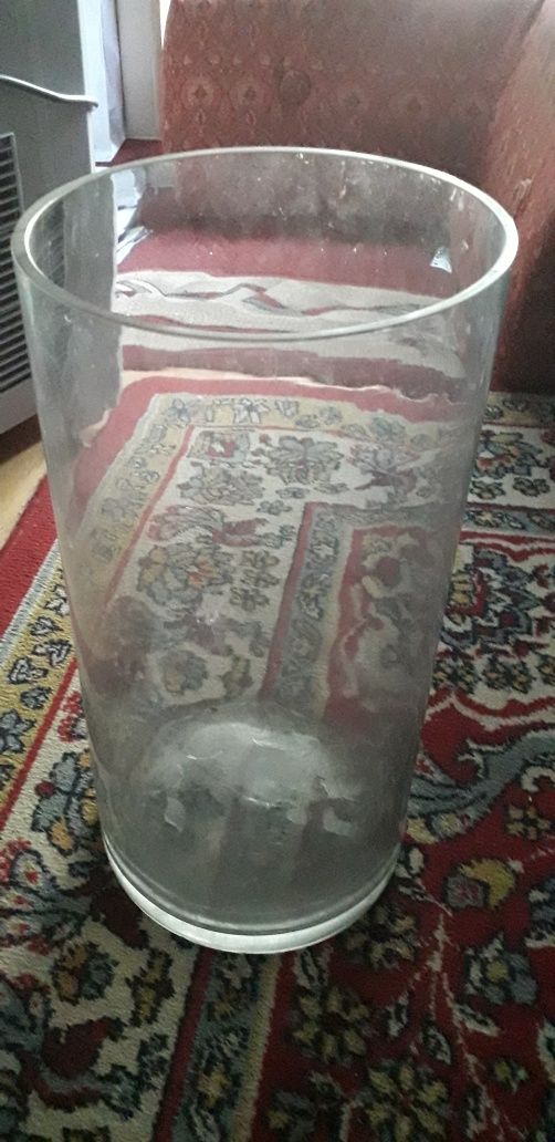 Prosty szklany wazon