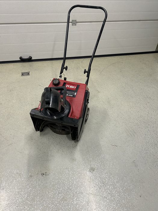 Odśnieżarka spalinowa Toro Maszyna do odsniezania frezarka spalinowa