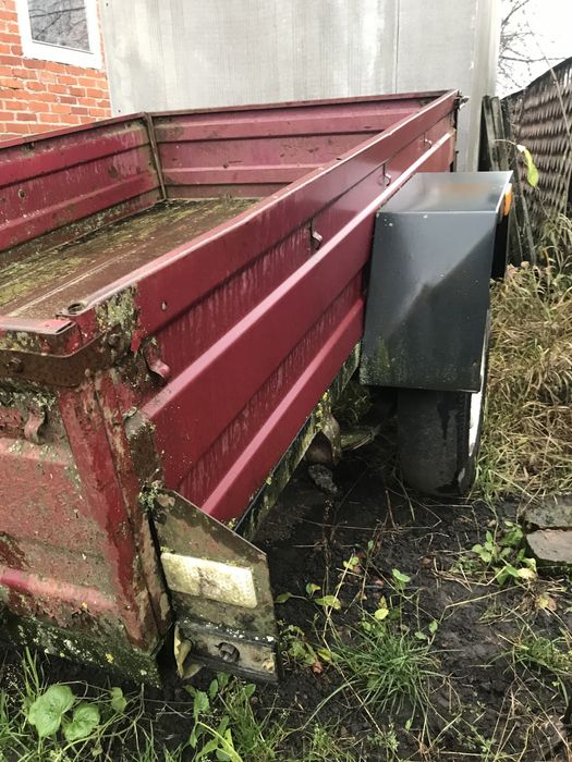 Автомобільний причіп легковий