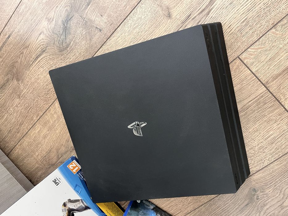 Продам PS 4 pro, 1T