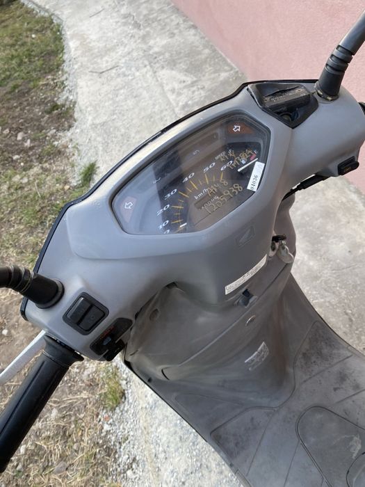 Honda Lead 48 2 місний японський скутер з контейнера