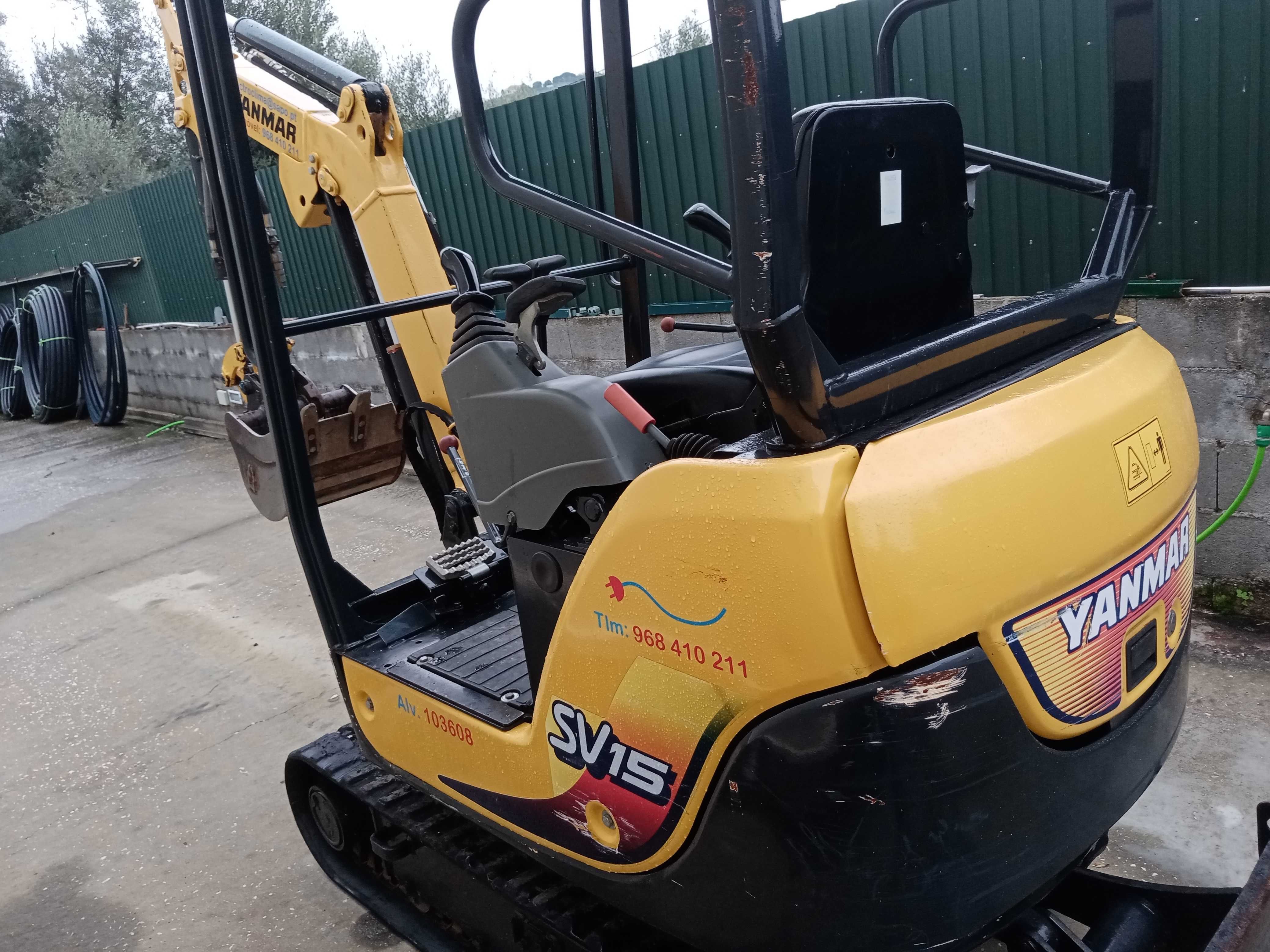 Mini giratória Yanmar vio15 com 2baldes