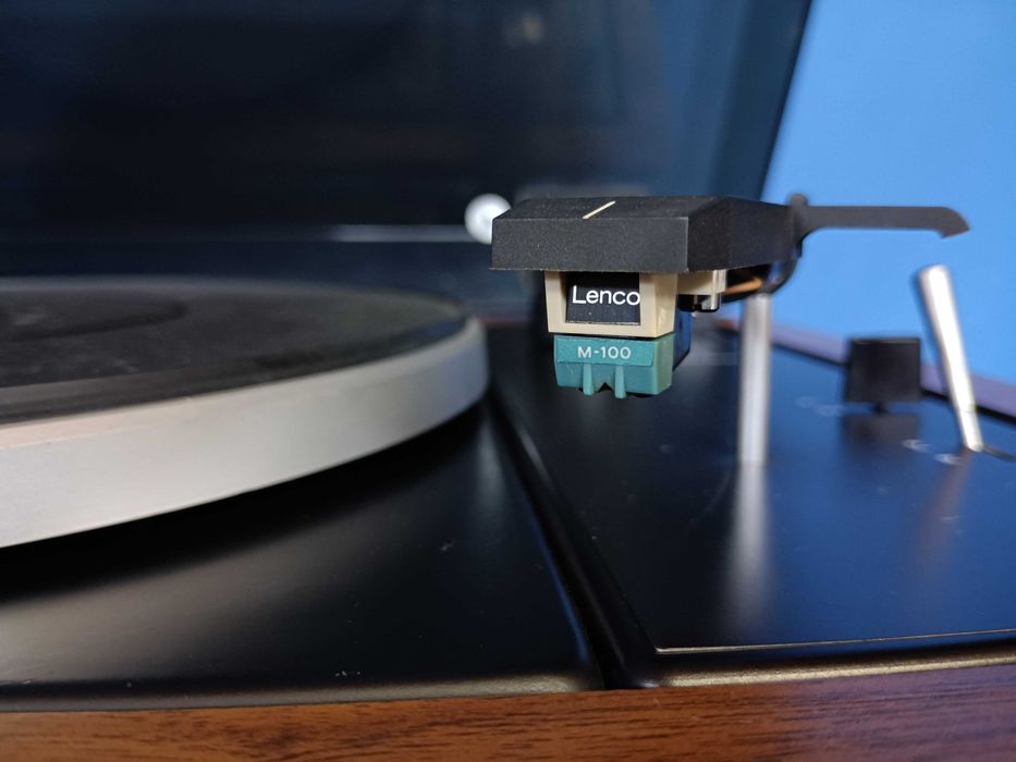 gira-discos LENCO L80