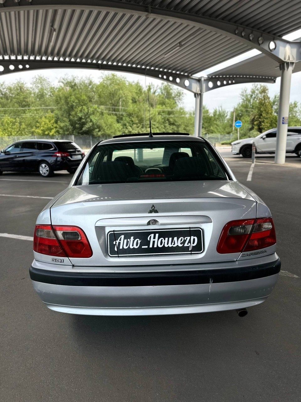 Продам Mitsubishi Carisma автомат