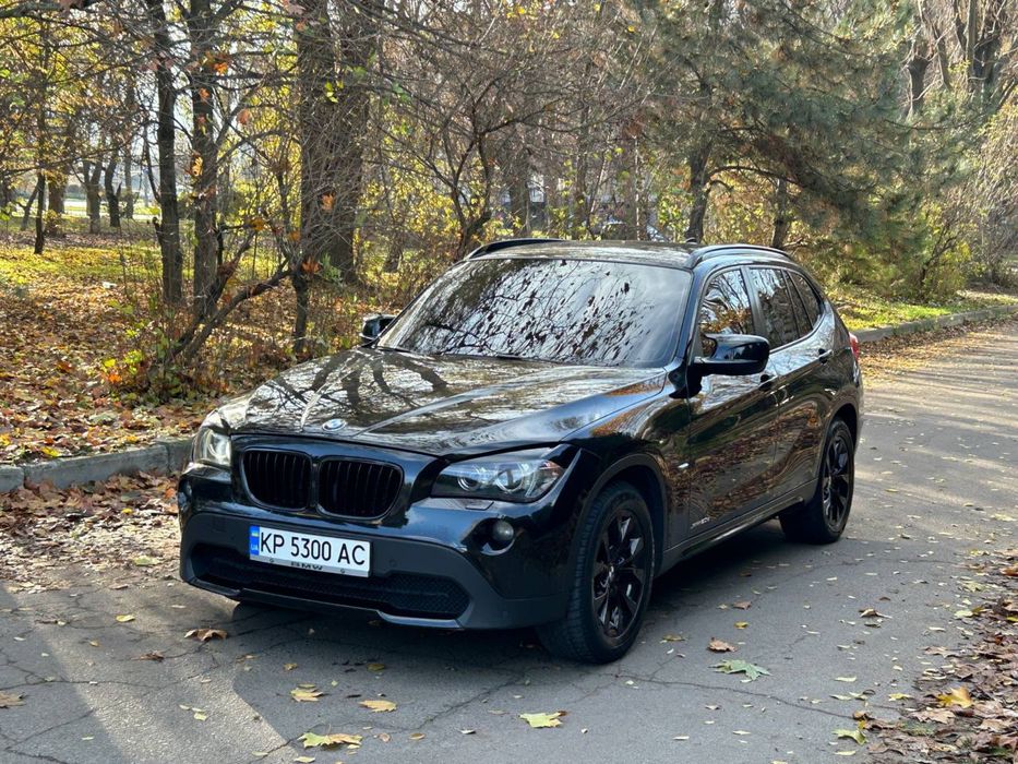Продам BMW X1 в отличном состоянии