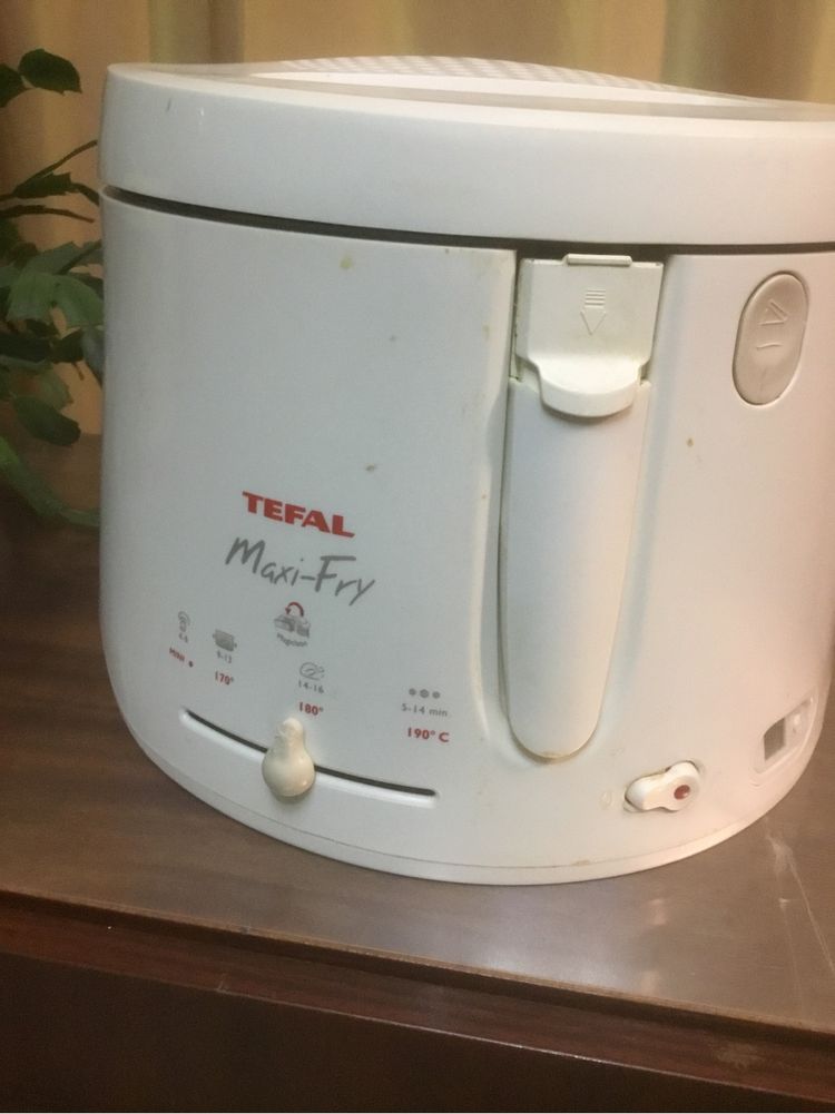 Фритюрниця Tefal Maxi Fry Serie F28