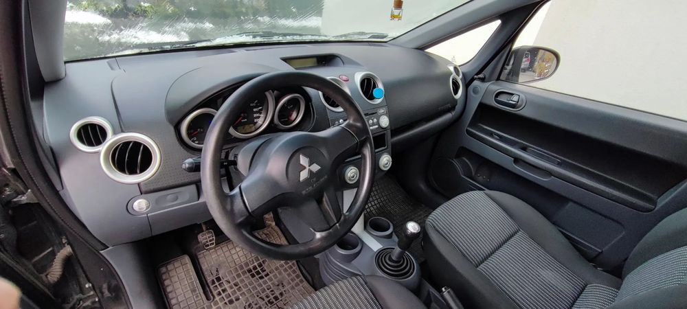 Mitsubishi Colt Mitsubishi COLT