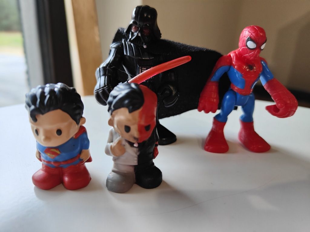 Spiderman, Darth Vader i figurki ooshies