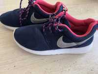 Buty Nike Roshe Run rozm 36 , długość wkładki 23 cm