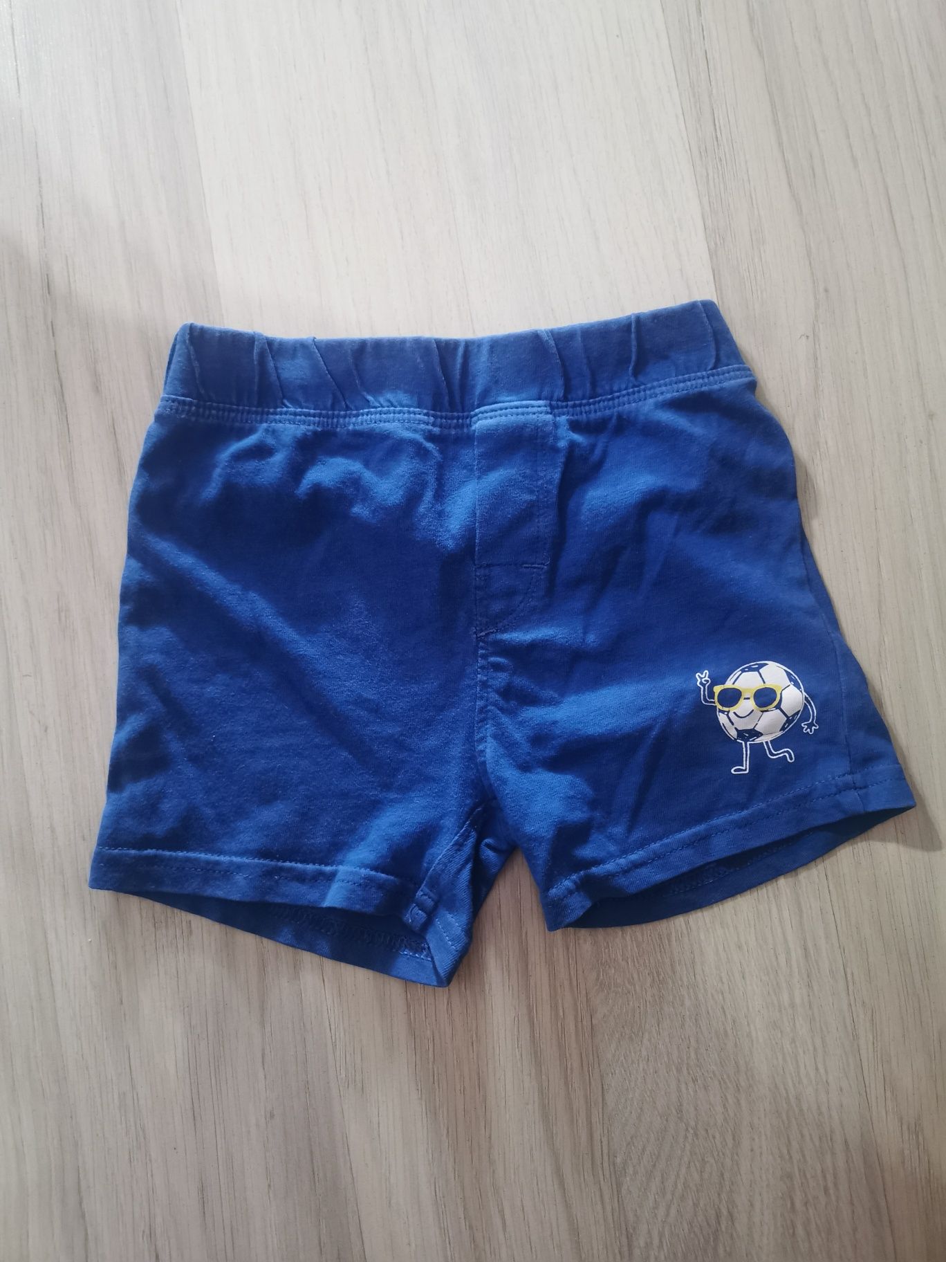 Spodenki krótkie chłopięce r. 86 (4 sztuki)
