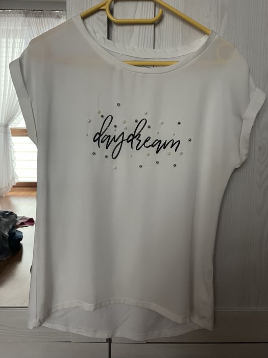 biała koszulka house