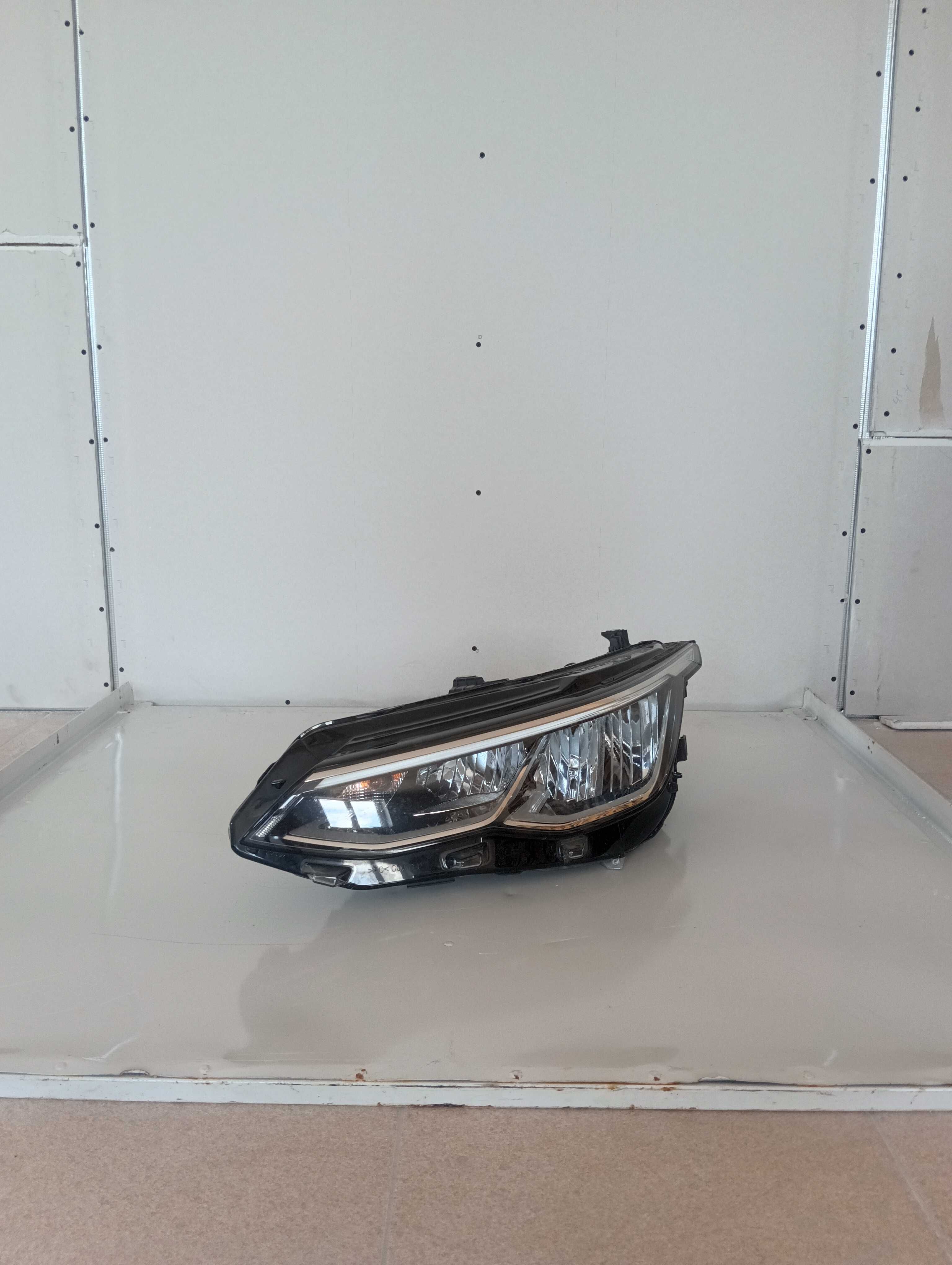Lampa Reflektor Przedni Lewy VW Golf 8 Full LED J2581-06