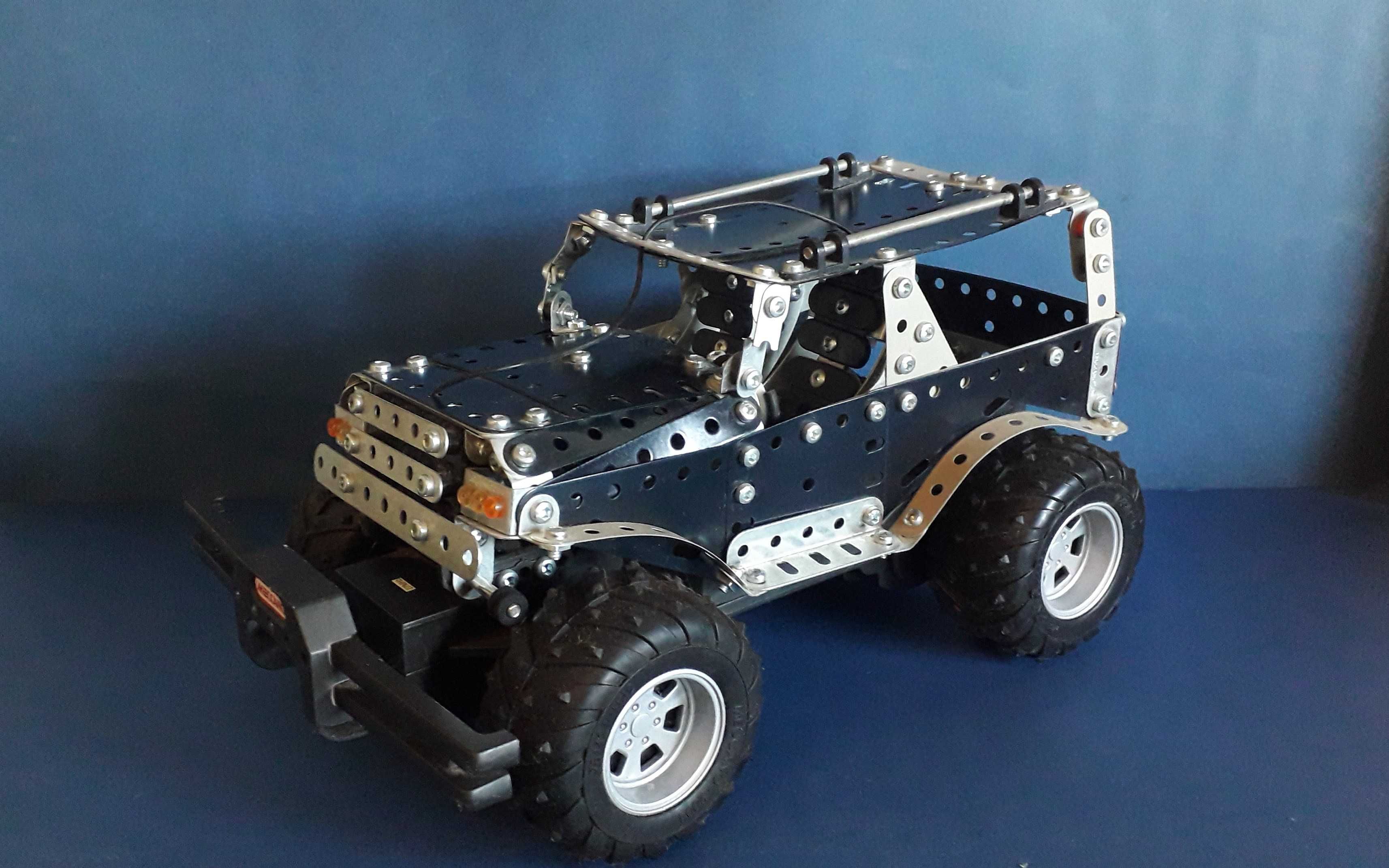 Meccano #8700 Jeep Rádio-Controlo