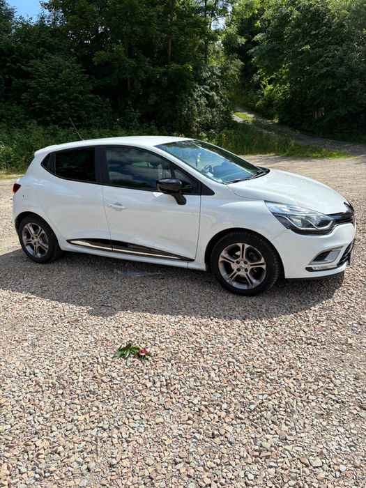 Sprzedam pieknę reno clio 2017r