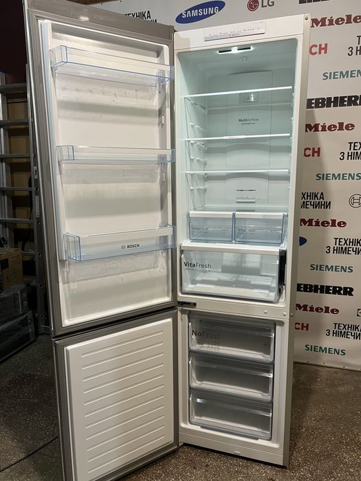 Холодильник Bosch noFrost KGN39VI45 з Німеччини