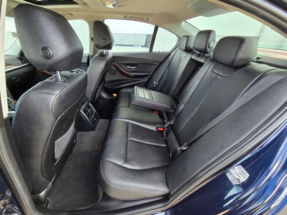 BMW 3 Series 328i      2015