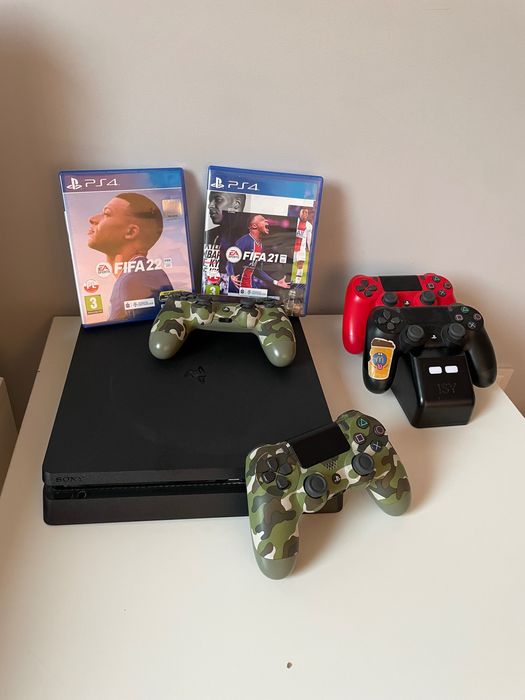 PlayStation 4 slim 500gb +4 pady i stacja ładująca