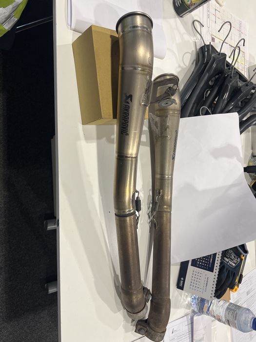 Ponteiras Akrapovic gp stile