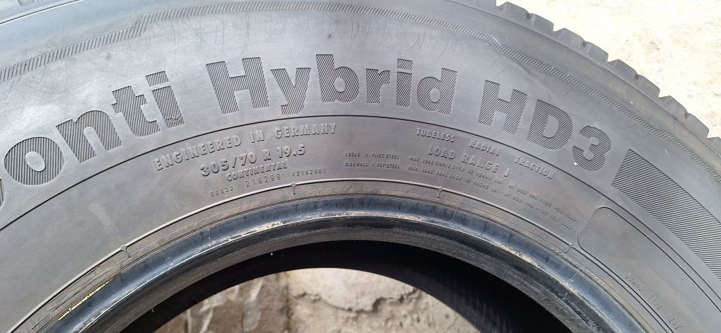 305/70R19.5 CONTINENTAL 4шт ведущие шины 2019год