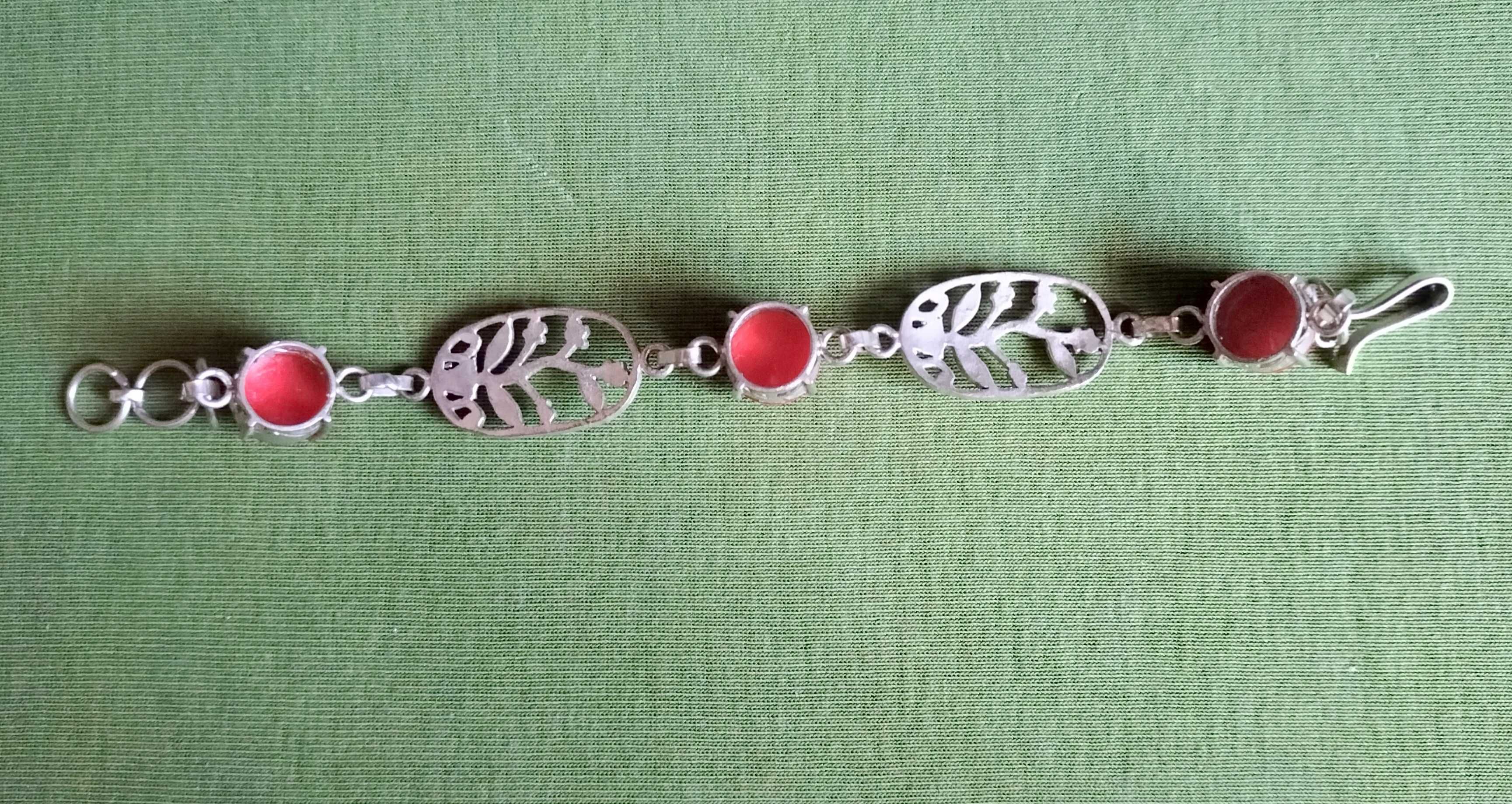 Pulseira em prata e coral