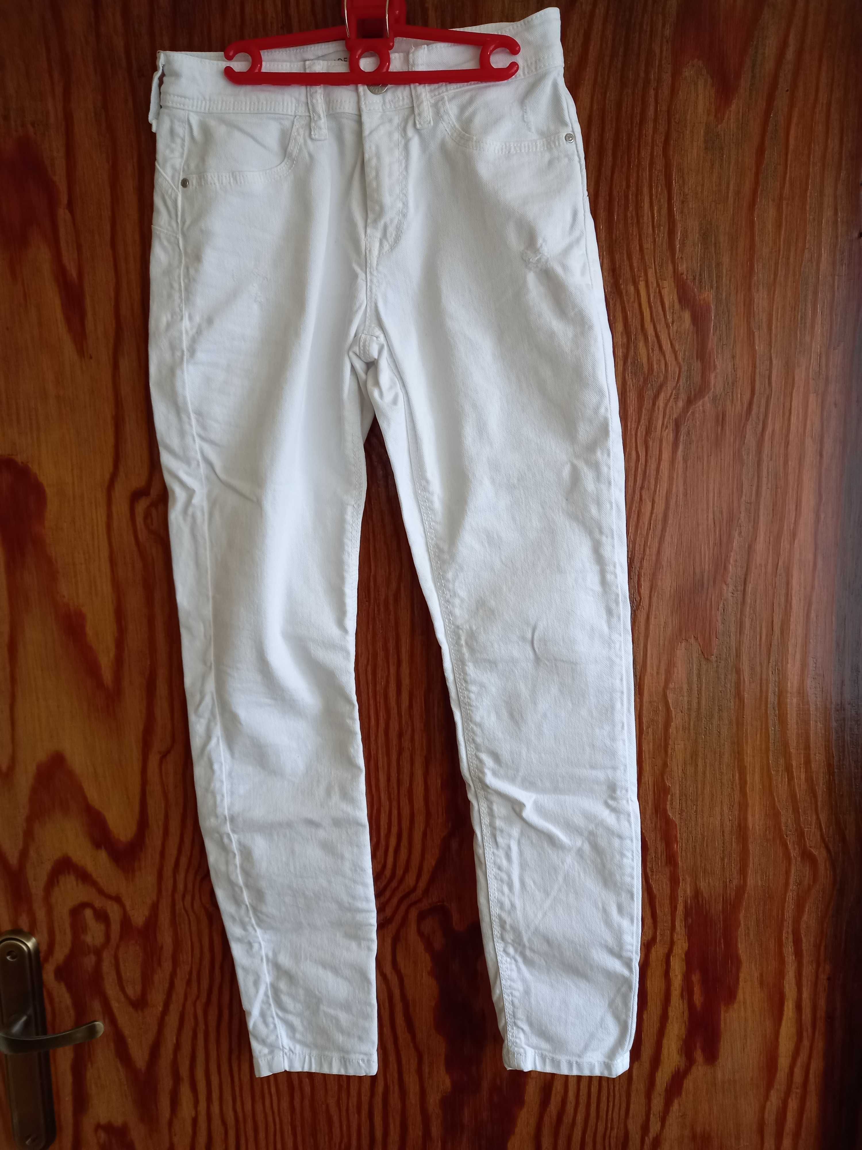 Spodnie białe Jacoueline de YONG
