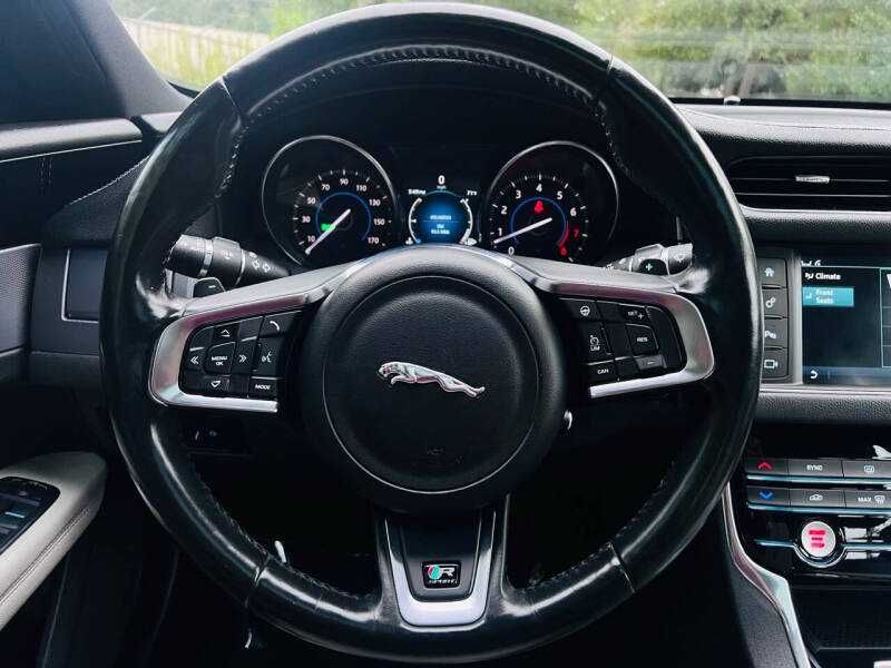 2016  Jaguar  XF