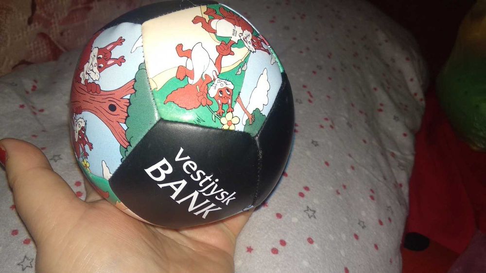 детская игрушка мяч кожзам с белками второй Bones поролон