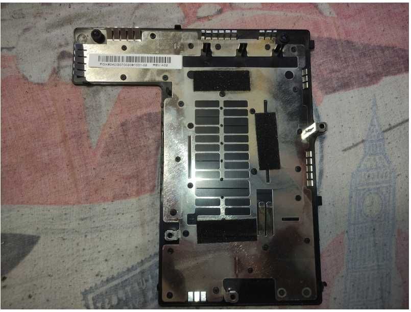 Lenovo G570 – klapka serwisowa HDD / RAM (dolna pokrywa)